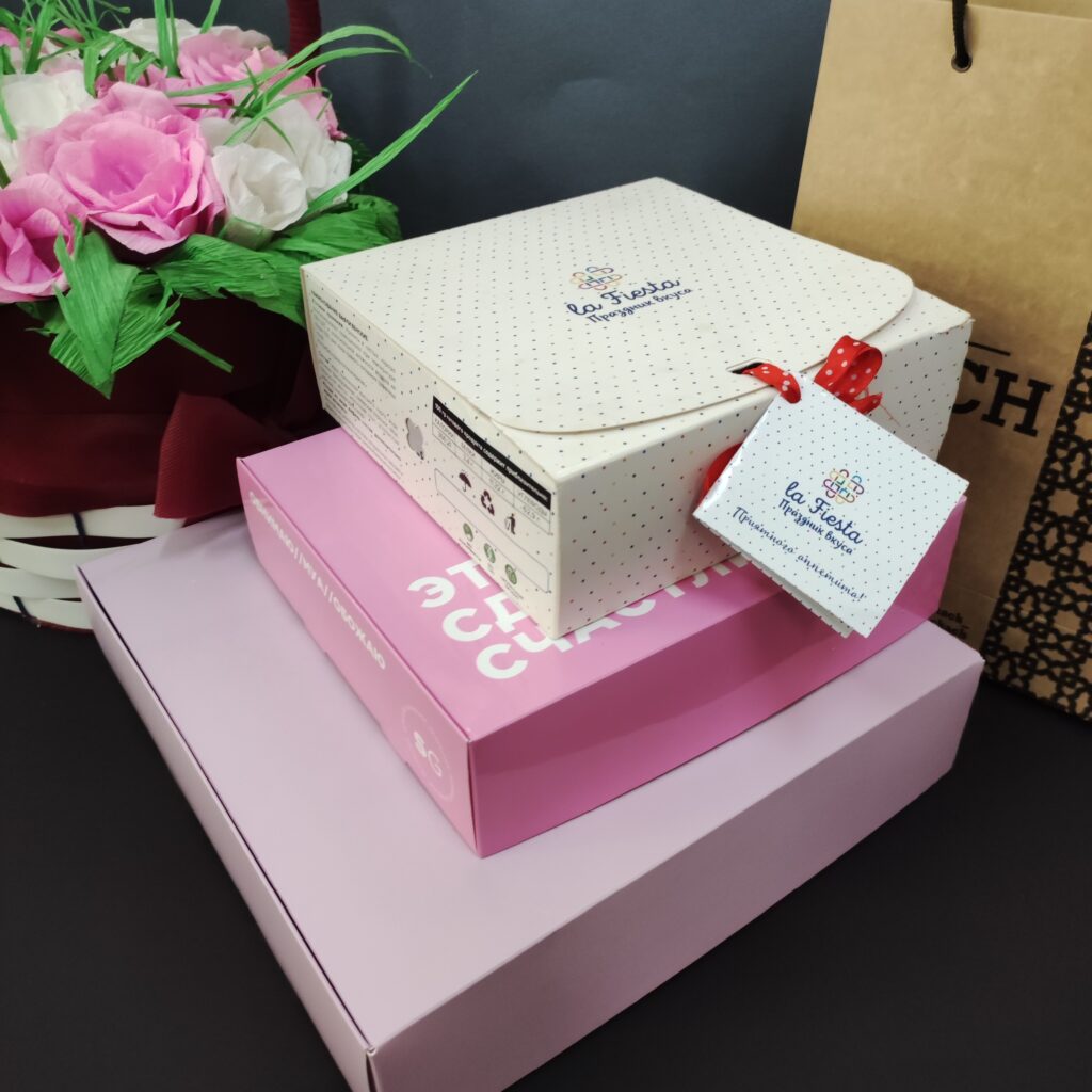 Коробки из картона с дизайном